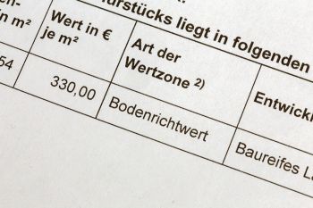 Foto: Dokument mit Bodenrichtwert